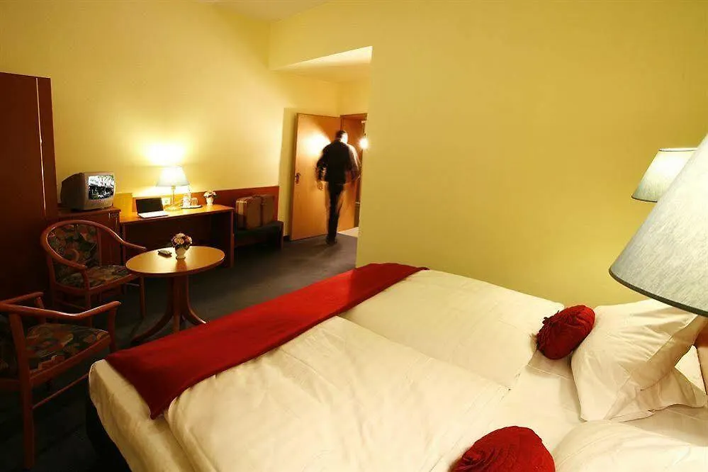 Trip Inn Hotel Schumann Düsseldorf 3*,